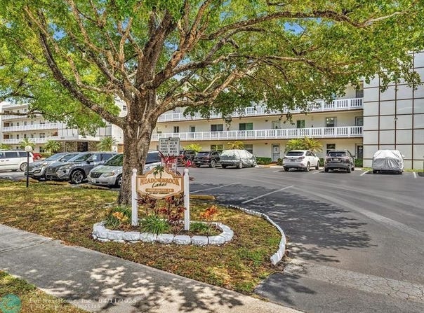 1025 SE 4th Ave, Dania Beach, FL 33004