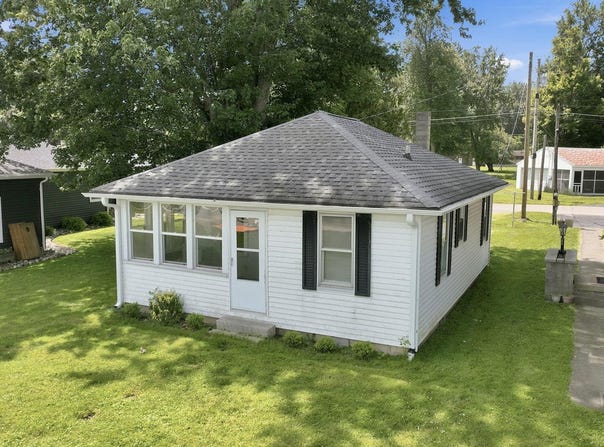 630 E Lakewood Avenue, Warsaw, IN 46580
