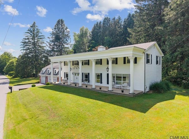 121 Shady Oak Drive, Johnstown, PA 15905