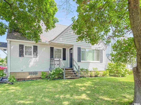 3215 E WASHINGTON Street, East Peoria, IL 61611