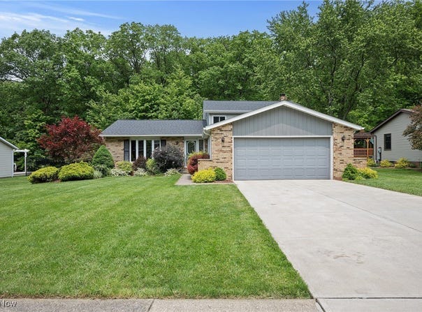 5602 Ely Vista Drive, Parma, OH 44129
