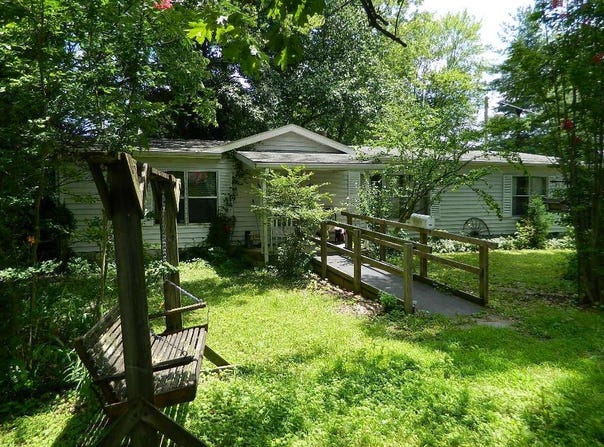 412 NW 10th Street, Fairfield, IL 62837