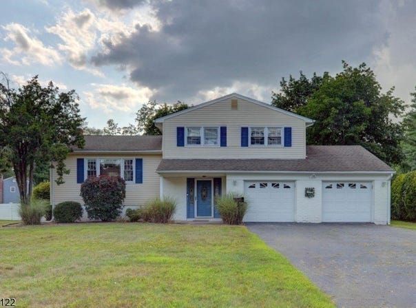 23 Van Ness Ave, Pequannock Twp., NJ 07444-1254