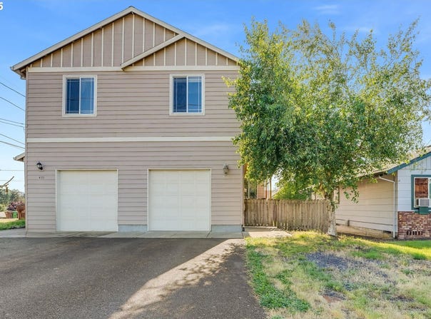 497 S 10th ST, St. Helens, OR 97051