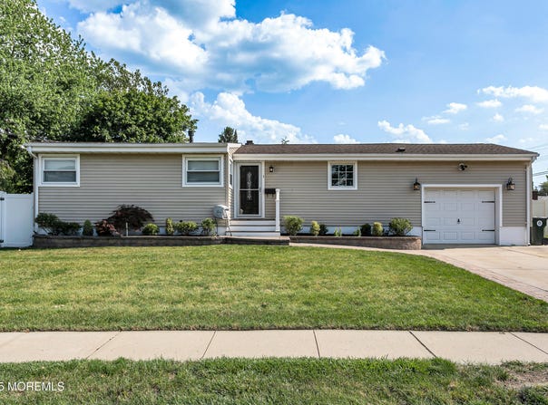 1 Colby Lane, Hazlet, NJ 07730