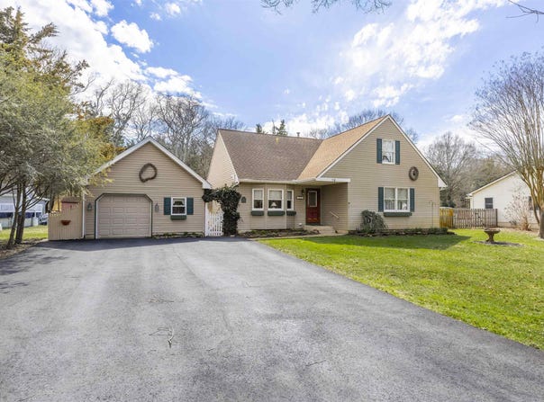 19 Lomurno, Cape May Court House, NJ 08210