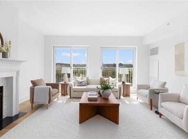 1 tower Drive, Portsmouth, RI 02871