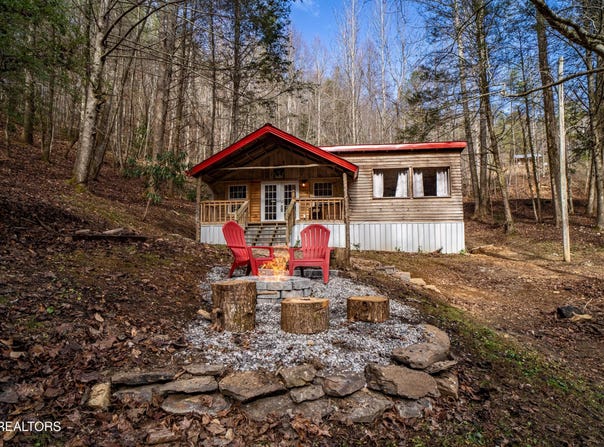 915 Newcombe Branch Way, Cosby, TN 37722