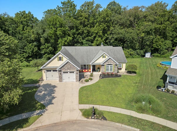 1796 S Rolling Mdws Drive, Westville, IN 46391