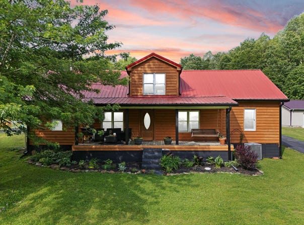 939 Bear Pen Creek Road, Campton, KY 41301