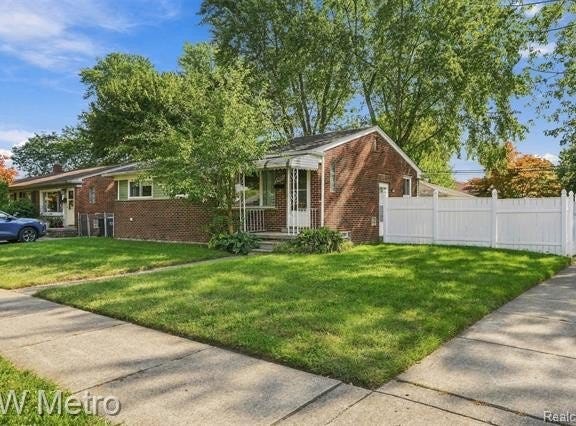26391 Margareta, Redford Twp, MI 48240
