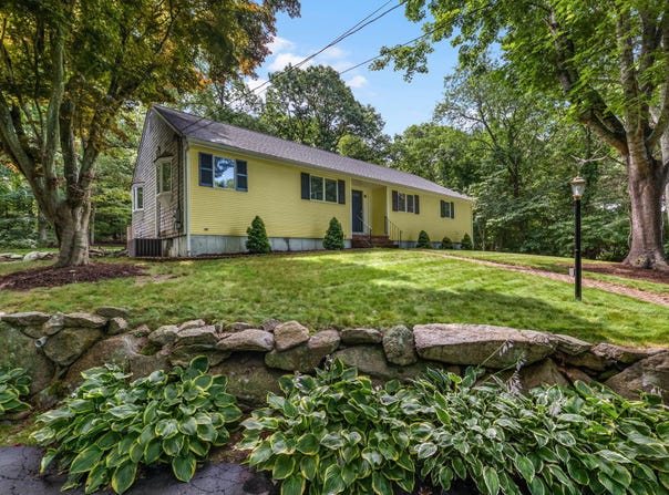 126 Ambleside Drive, West Falmouth, MA 02540