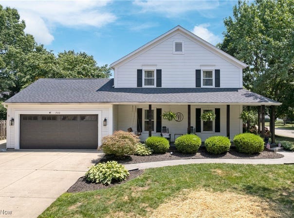 7836 Sandleford Avenue NW, North Canton, OH 44720