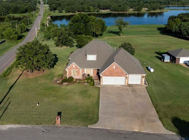 880014 S Carey Lane, Chandler, OK 74834