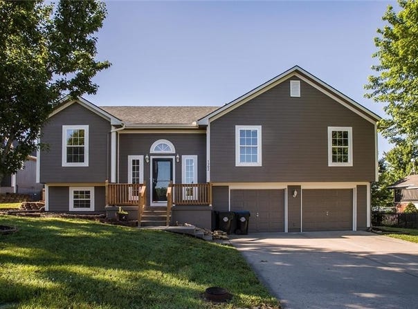 1302 Ridge Tree Lane, Pleasant Hill, MO 64080