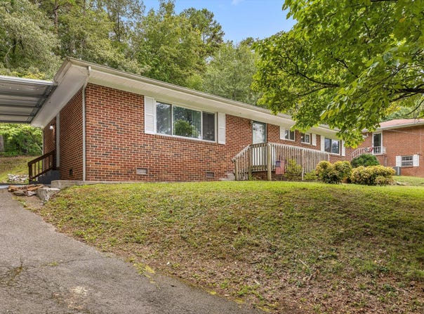 515 Hogan Road, Rossville, GA 30741