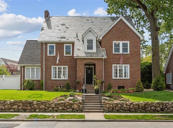 640 Elmgrove Avenue, Providence, RI 02906