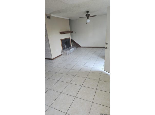 5141 E Hunters Chapel Ct, Baton Rouge, LA 70817