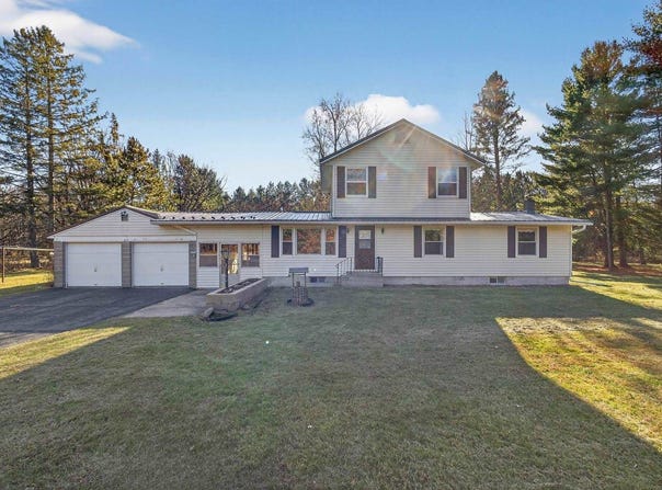 4555 Lynn Hill Road, Nekoosa, WI 54457