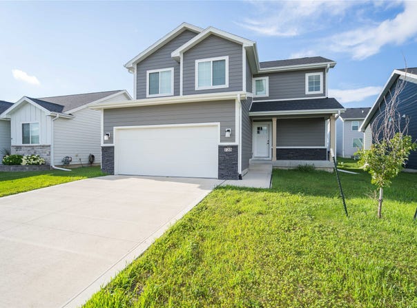 735 SE Mesa Drive, Waukee, IA 50263