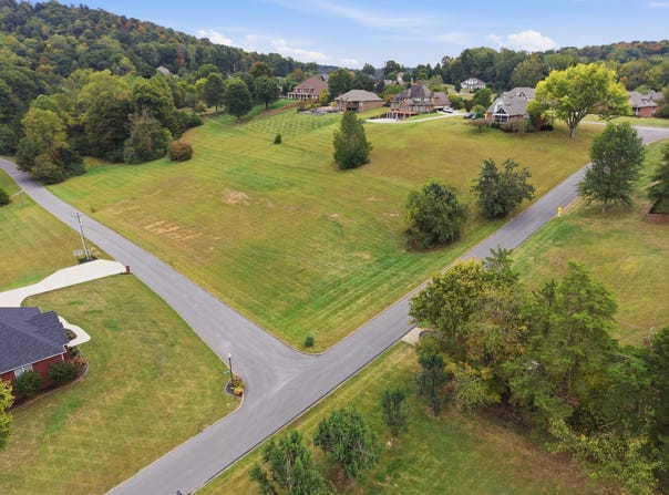 200 Woods Edge Drive, Somerset, KY 42503
