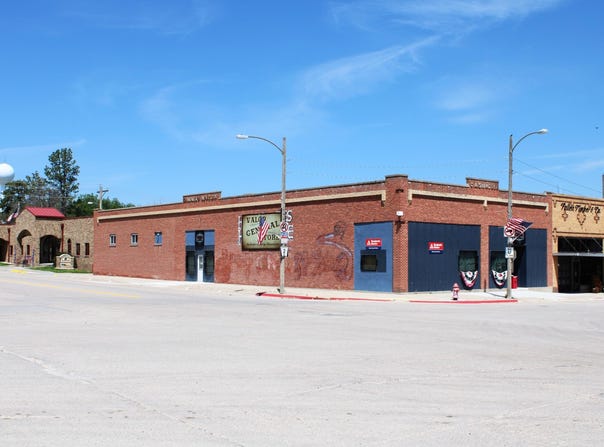 800 Box Butte Ave., Hemingford, NE 69348
