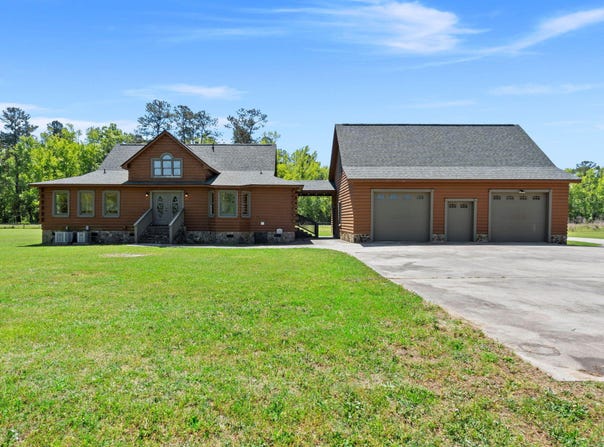 3936 Lodge Highway, Smoaks, SC 29481