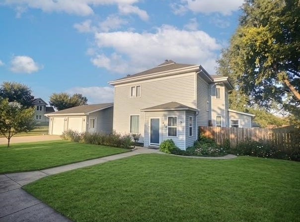 426 N Main St, Paullina, IA 51046
