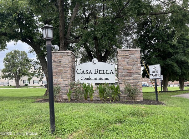 312 Casa Bella Ct, Louisville, KY 40220