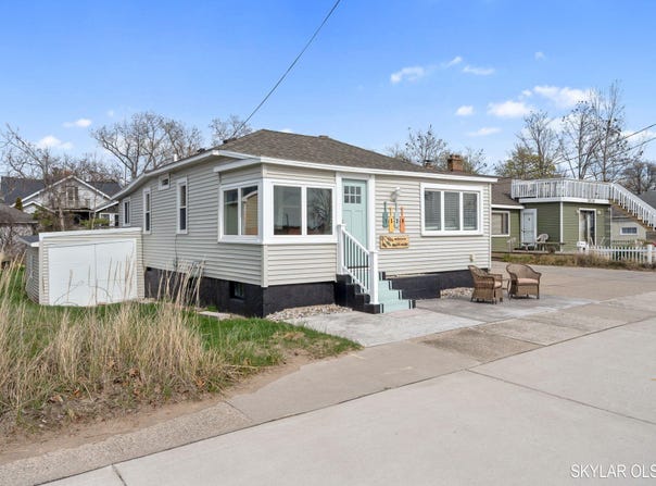 1520 Beach Street, Muskegon, MI 49441