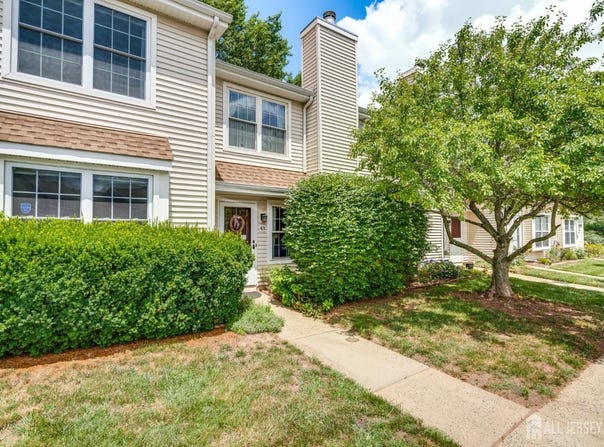 43 Nottingham Way, Franklin, NJ 08873