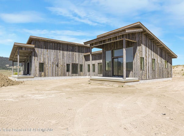 2410 SMOKEY CANYON Road, Auburn, ID 83111
