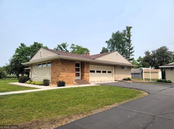 109 Jackson Street W, Eagle Bend, MN 56446