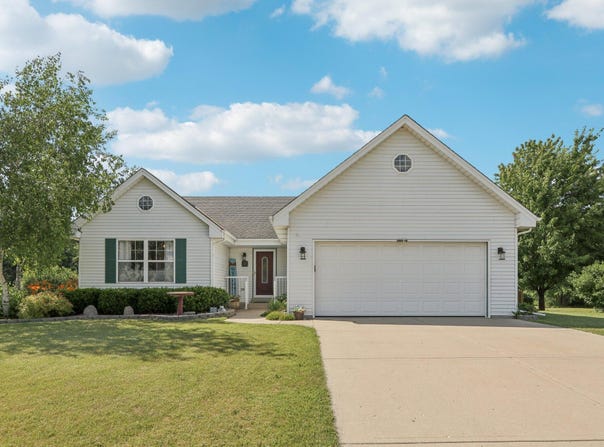 29518 River View Pkwy, Burlington, WI 53105