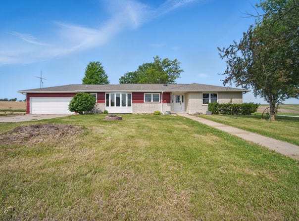 1026 44 Highway, Guthrie Center, IA 50115