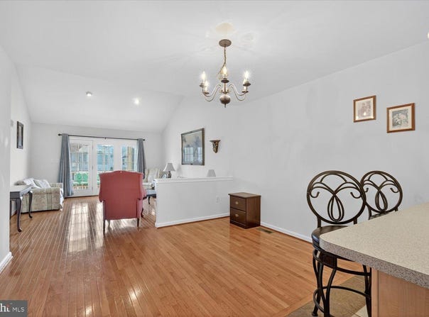 16 LEEDS COURT, LANCASTER, PA 17602