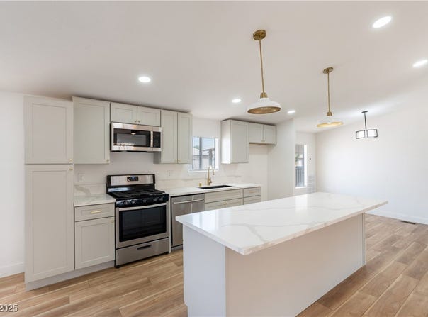 6045 Bluehill Avenue, Las Vegas, NV 89156