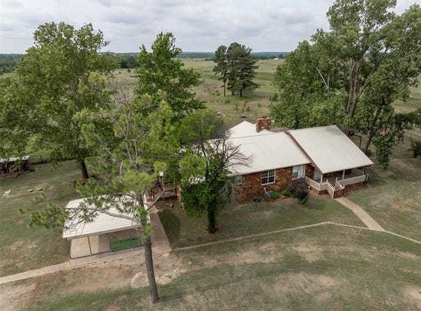 384103 E 1040 Road, Okemah, OK 74859