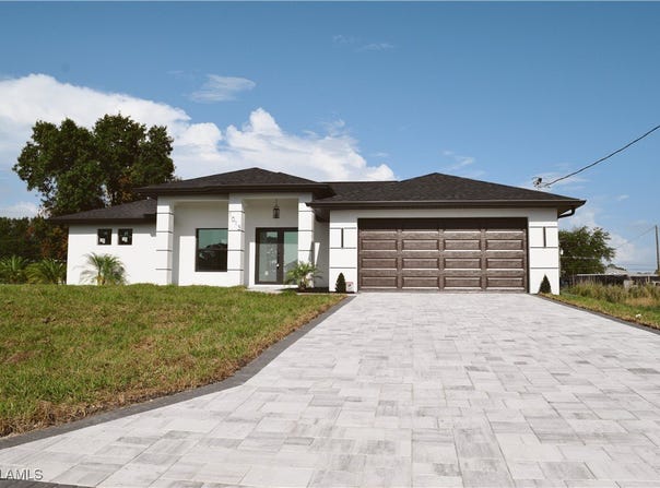 1013 Agnes Avenue, Lehigh Acres, FL 33971