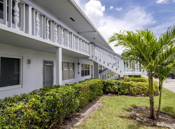 81 Farnham D, Deerfield Beach, FL 33442