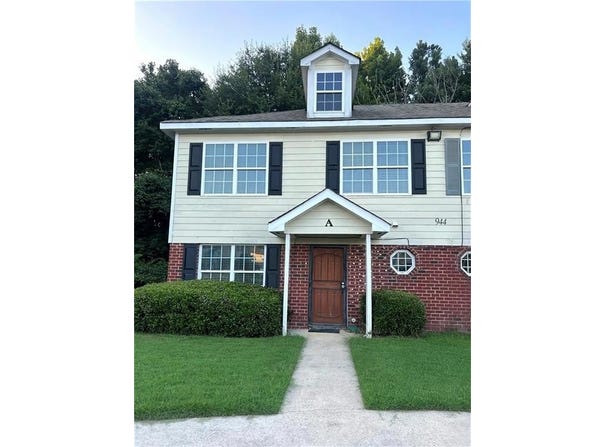 944 Old Mill Point, Monroe, GA 30655