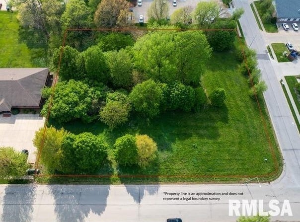 3131 S MEADOWBROOK Road, Springfield, IL 62711