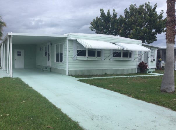 40 Monterey Way, Port Saint Lucie, FL 34952