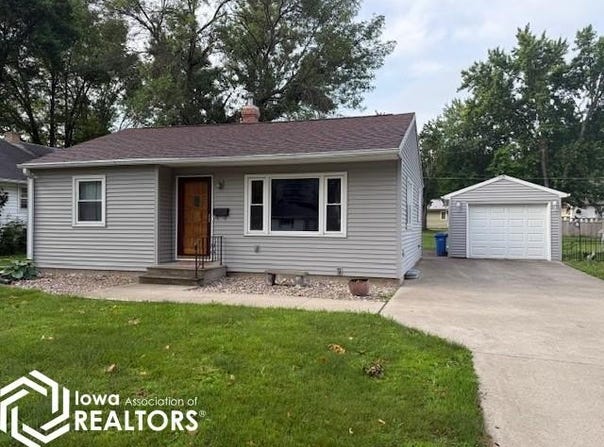 1314 E North Street, Algona, IA 50511