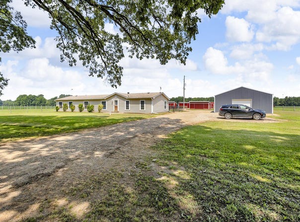 24623 P Drive South, Homer, MI 49245