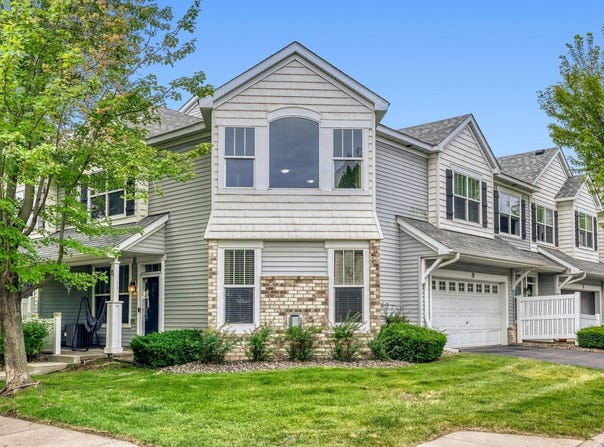 3033 Chamberlain Street N, Maplewood, MN 55109