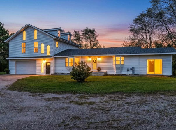 N2592 ORCHARD Way, WAUPACA, WI 54981-8869