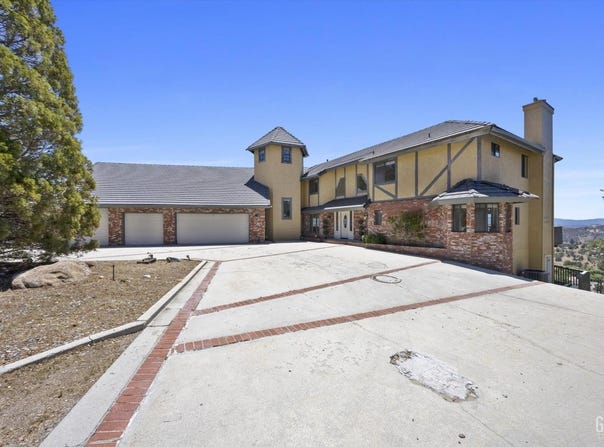 24050 Jacaranda Drive, Tehachapi, CA 93561