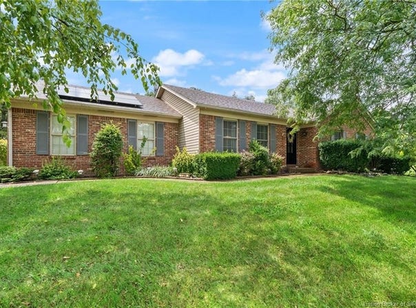 1329 Valley View Road, New Albany, IN 47150