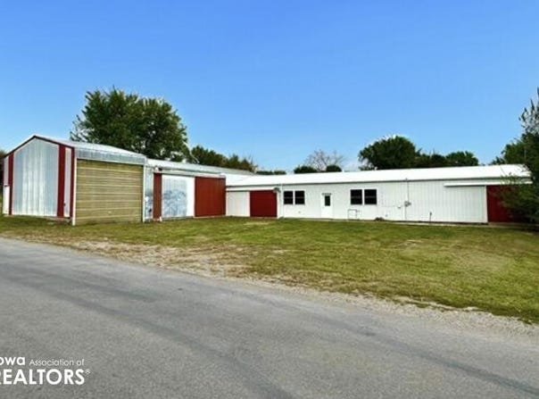 303 S Grant Street, Cantril, IA 52542